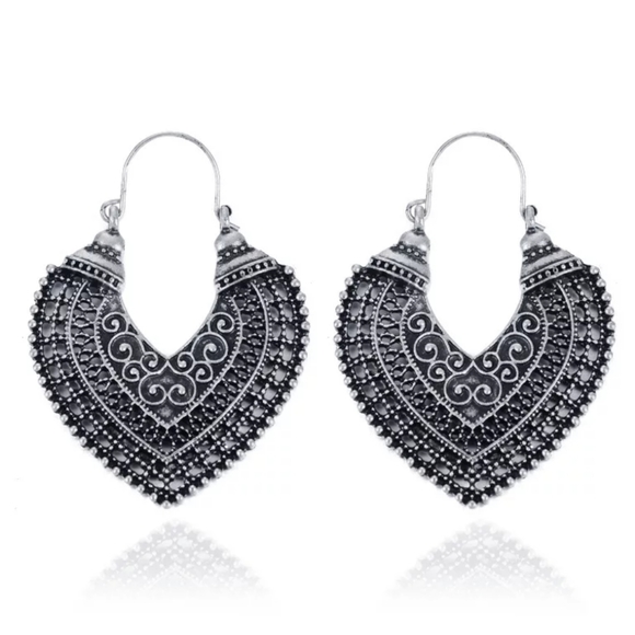 Jewelry - Vintage Style Dangle Earrings